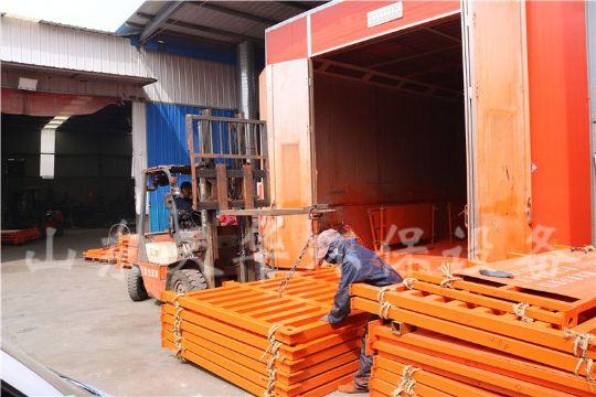 點(diǎn)擊查看詳細(xì)信息<br>標(biāo)題：備貨現(xiàn)場(chǎng) 閱讀次數(shù)：1628